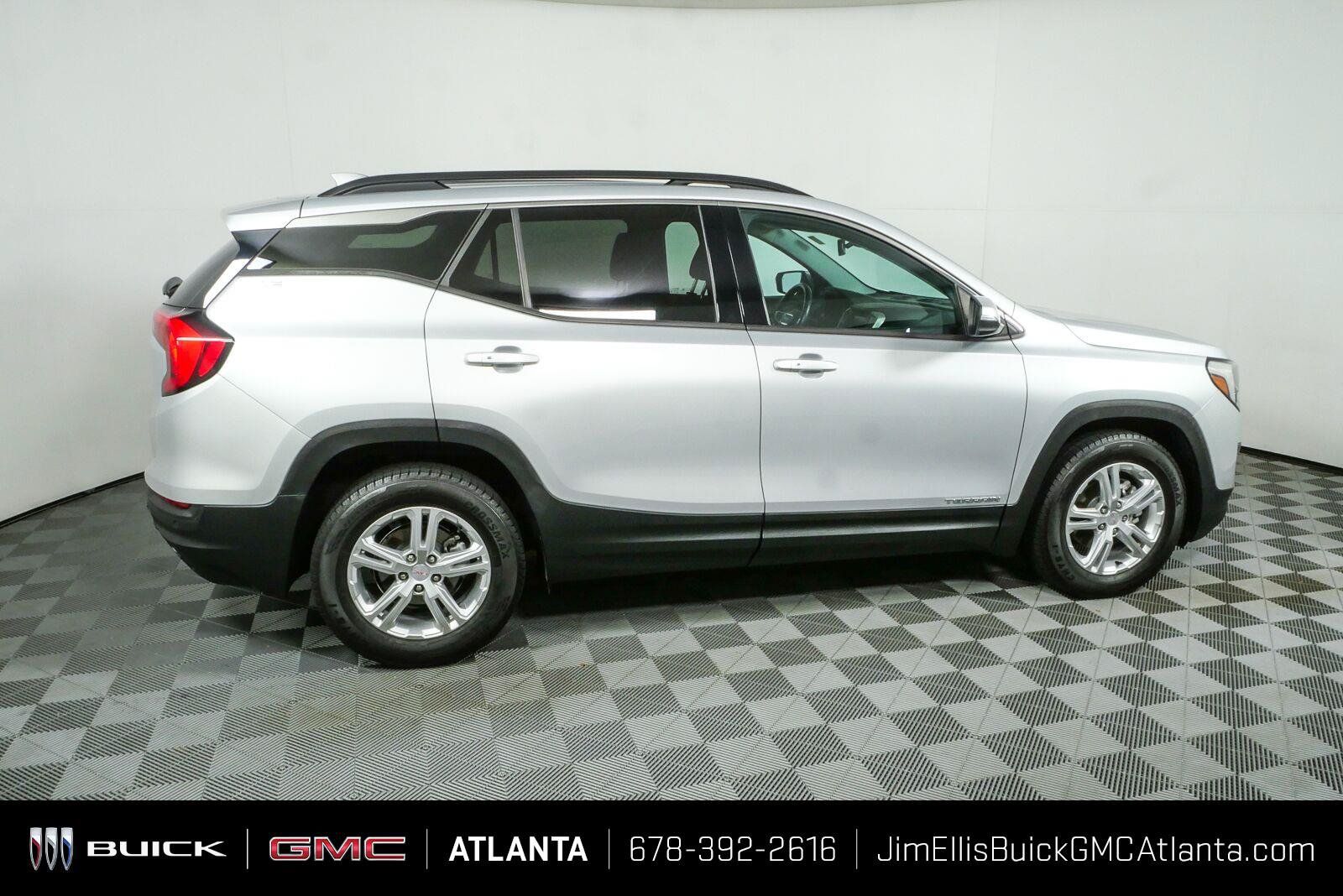 Used 2020 GMC Terrain SLE w/ Driver Convenience Package FWD image 2
