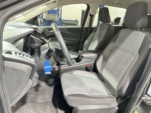 Used 2019 Ford Escape SE image 13