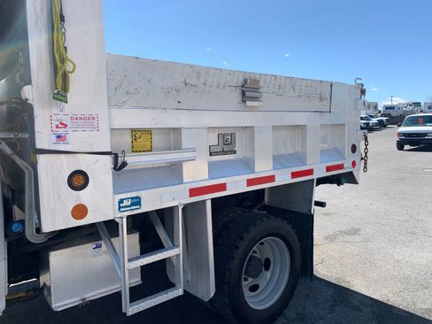 Used 2020 Ford F550 XL Reg Cab image 31