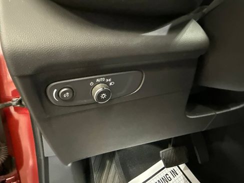 Used 2022 Buick Envision Preferred AWD/4WD image 23