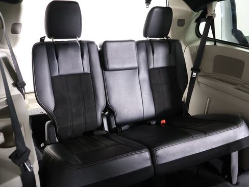 Used 2020 Dodge Grand Caravan SXT FWD image 33