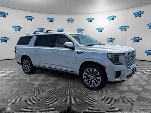Used 2024 GMC Yukon XL Denali w/ Denali Reserve Package AWD/4WD image 7