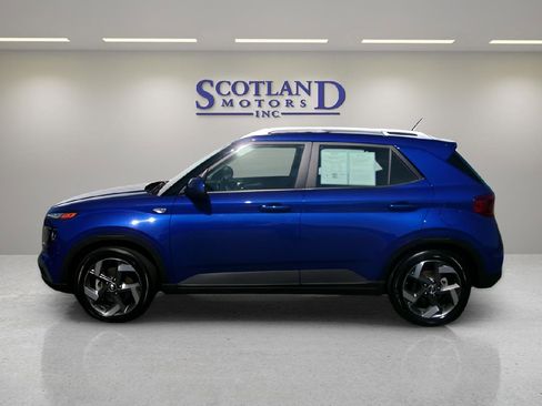 Used 2024 Hyundai Venue SEL FWD image 1