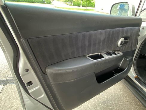 Used 2009 Nissan Versa 1.8 S w/ PWR Pkg FWD image 32