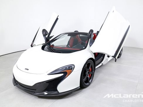 Used 2016 McLaren 650S Spider image 6