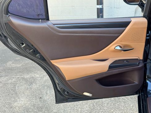 Used 2021 Lexus ES 300h w/ Accessory Package 2 FWD image 37