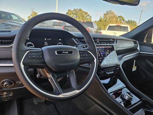 New 2025 Jeep Grand Cherokee L Limited AWD/4WD image 15