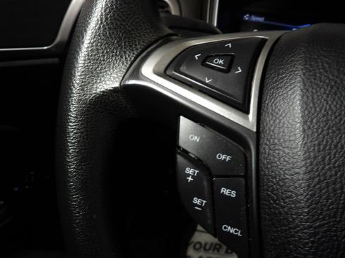 Used 2020 Ford Fusion SE image 18