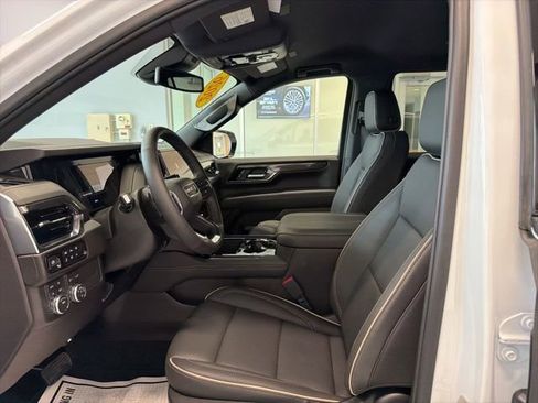 Used 2026 GMC Yukon Elevation AWD/4WD image 15