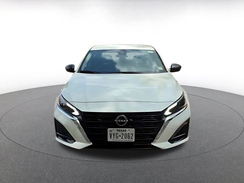 Used 2025 Nissan Altima 2.5 SV FWD image 4