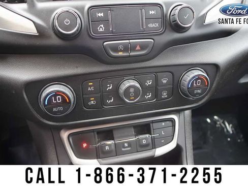 Used 2024 GMC Terrain SLT AWD/4WD image 43