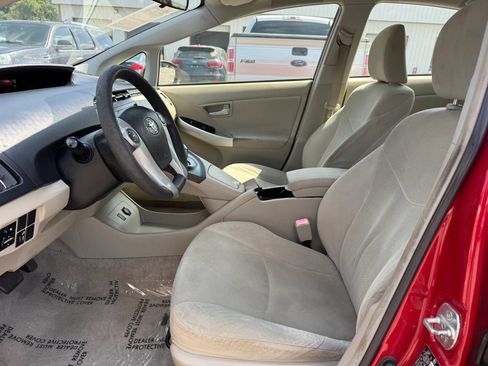 Used 2011 Toyota Prius Two FWD image 2