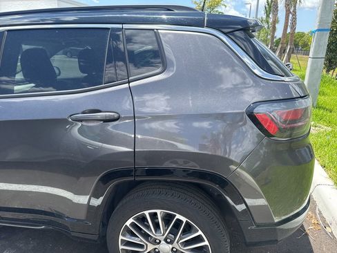 Used 2022 Jeep Compass Limited w/ Elite Group AWD/4WD image 7