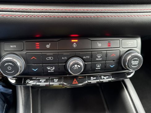 Used 2023 Dodge Durango GT image 28