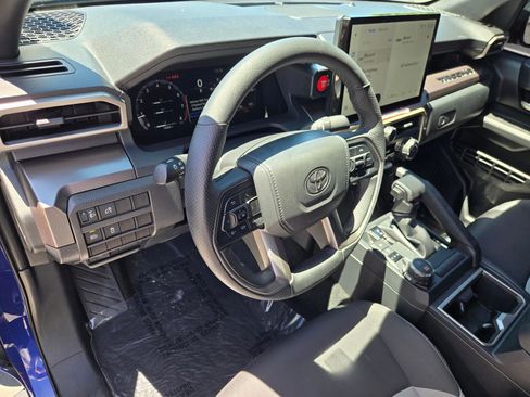 Used 2025 Toyota Tacoma TRD Sport AWD/4WD image 18