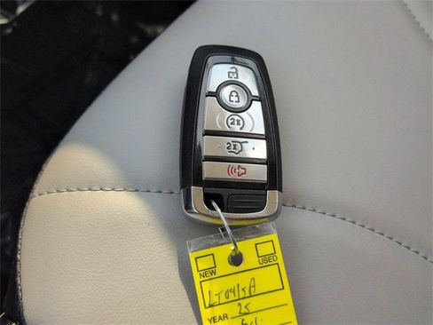 Certified 2025 Ford Escape Platinum w/ Premium Technology Package image 29