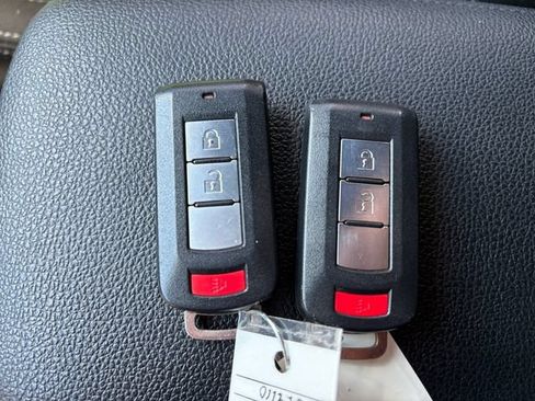 Used 2018 Mitsubishi Outlander SE FWD image 21