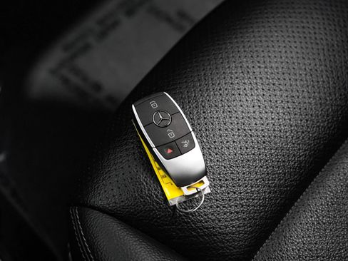 Used 2020 Mercedes-Benz C 300 Sedan image 59