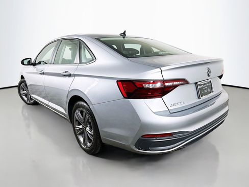 Used 2022 Volkswagen Jetta SE image 5