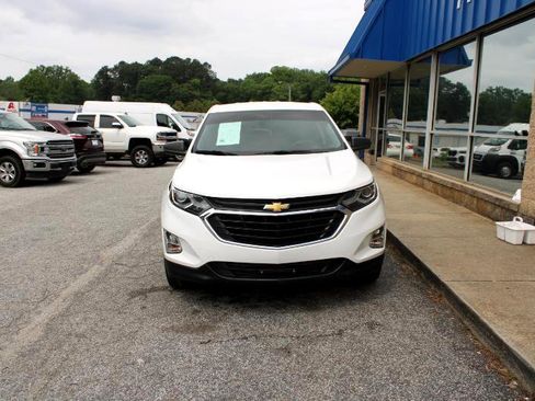 Used 2019 Chevrolet Equinox LS image 2