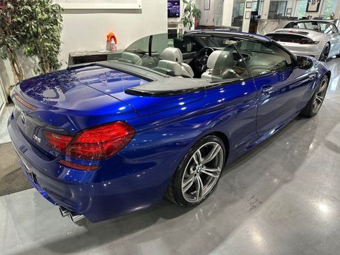 Used 2012 BMW M6 Convertible RWD image 2