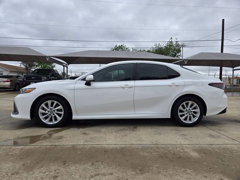 Used 2023 Toyota Camry LE FWD image 4
