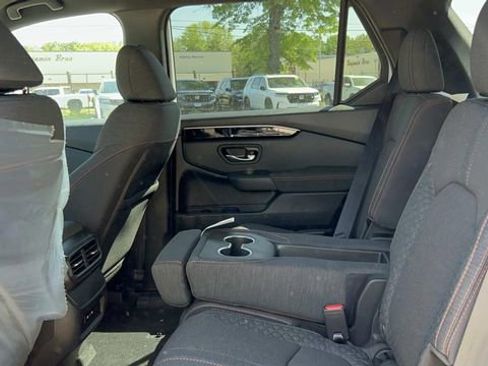 New 2025 Honda Pilot Sport image 10