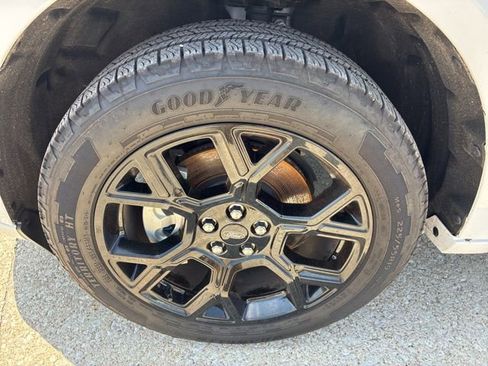Used 2025 Ford Maverick Lobo AWD/4WD image 13