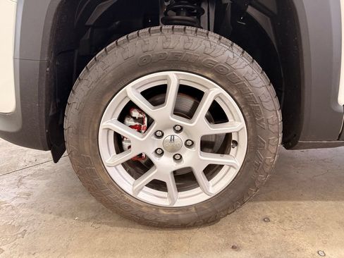 Used 2019 Jeep Renegade Sport w/ Sport Appearance Group AWD/4WD image 16