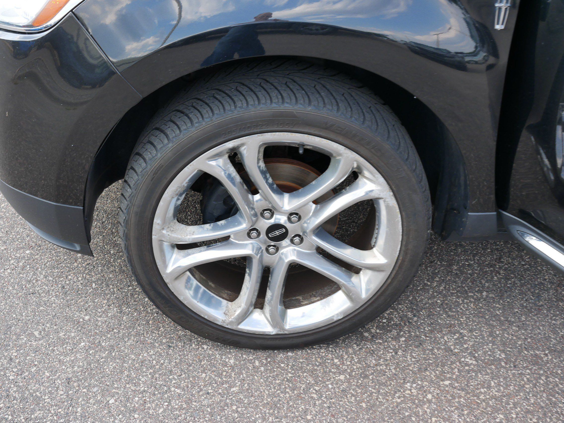 Used 2013 Lincoln MKX AWD image 15