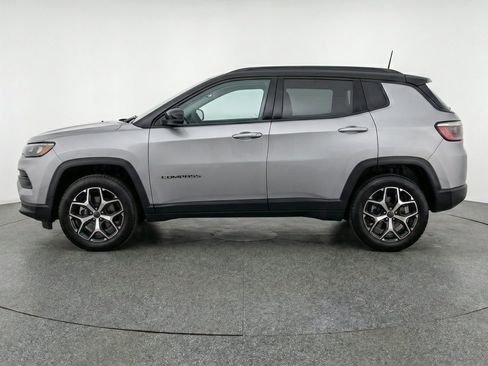 Used 2025 Jeep Compass Limited AWD/4WD image 5