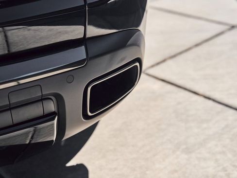 Used 2022 Rolls-Royce Cullinan Black Badge w/ Dark Exterior Package AWD/4WD image 14