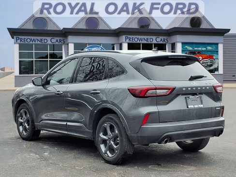 Used 2023 Ford Escape ST-Line Select image 2