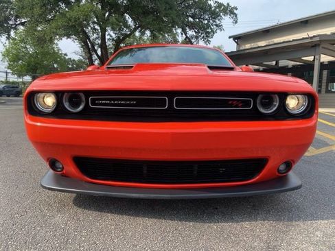 Used 2018 Dodge Challenger R/T Scat Pack RWD image 9