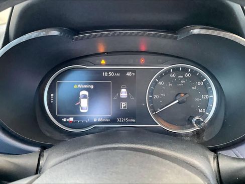 Used 2024 Nissan Versa SV w/ Electronics Package image 21