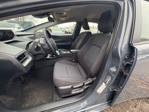 Used 2025 Toyota Prius LE image 23