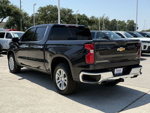 Used 2022 Chevrolet Silverado 1500 LTZ AWD/4WD image 7