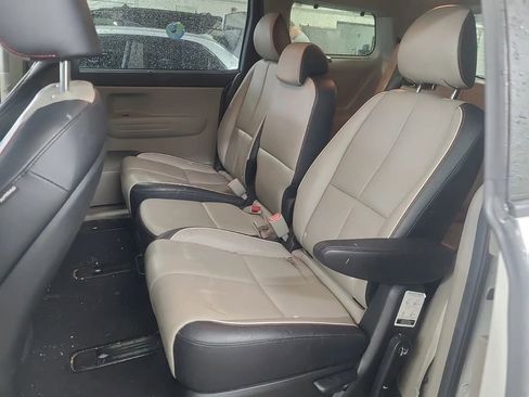 Used 2020 Kia Sedona EX FWD image 8