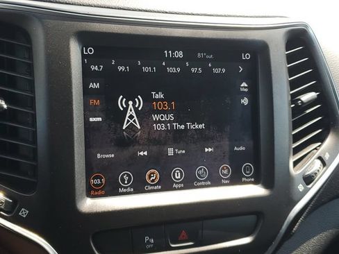 Used 2019 Jeep Cherokee Trailhawk w/ Comfort & Convenience Group AWD/4WD image 26