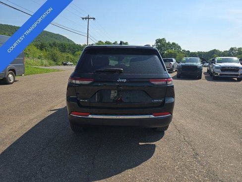 Certified 2023 Jeep Grand Cherokee Laredo AWD/4WD image 8
