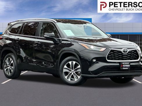 Used 2024 Toyota Highlander XLE image 1