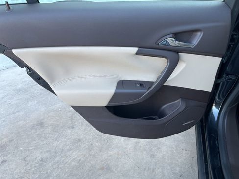 Used 2011 Buick Regal CXL w/ RL5 Preferred Equipment Group FWD image 13