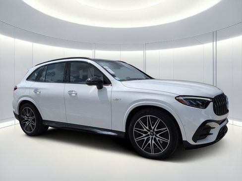 Used 2025 Mercedes-Benz GLC 43 AMG 4MATIC image 2