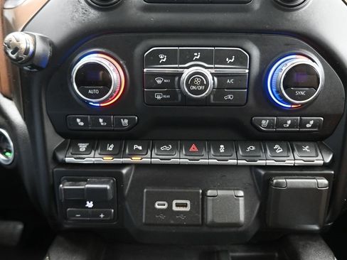 Used 2022 Chevrolet Silverado 2500 High Country w/ Safety Package II image 30