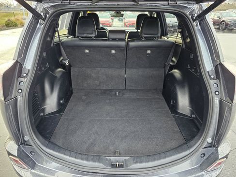 Used 2017 Toyota RAV4 SE w/ Power Extra Value Package AWD/4WD image 14