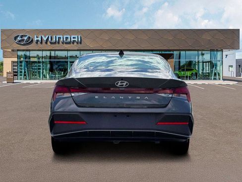 New 2026 Hyundai Elantra SE FWD image 6