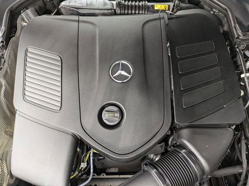 Used 2025 Mercedes-Benz C 300 4MATIC Sedan image 34