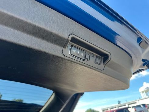 Used 2020 Ford Explorer XLT w/ Equipment Group 202A AWD/4WD image 17