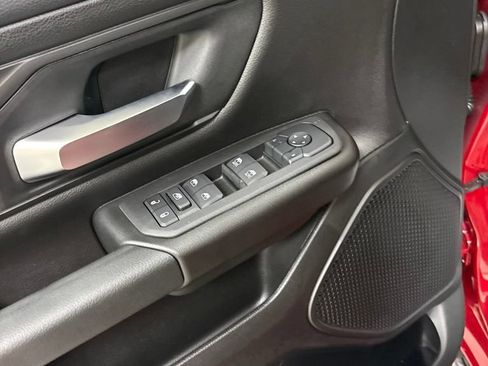 New 2026 RAM 1500 Express AWD/4WD image 18