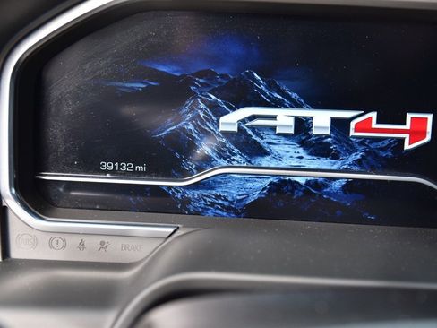 Used 2024 GMC Sierra 2500 AT4 w/ AT4 Premium Plus Package image 7